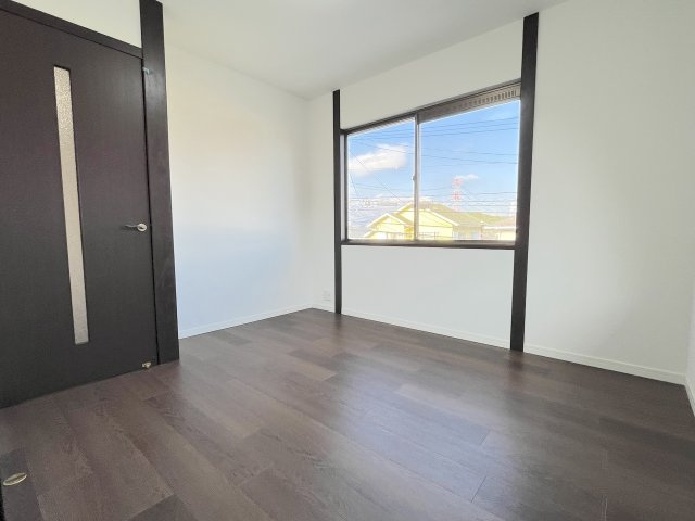 美しが丘南4丁目9戸建の洋室