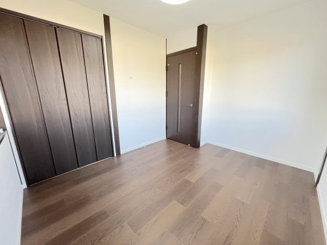 美しが丘南4丁目9戸建の洋室