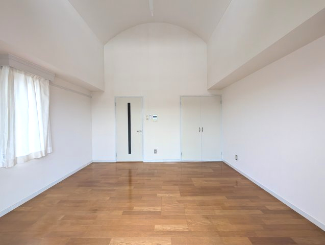 アーバンモールの洋室