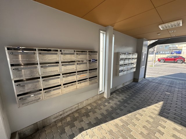 豊田市小川町１丁目の賃貸マンションのエントランス
