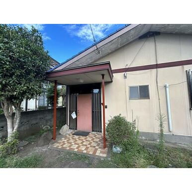 合志市須屋貸家のエントランス