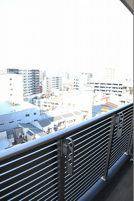 エステムコート難波WEST-SIDEⅤアジュールのバルコニー