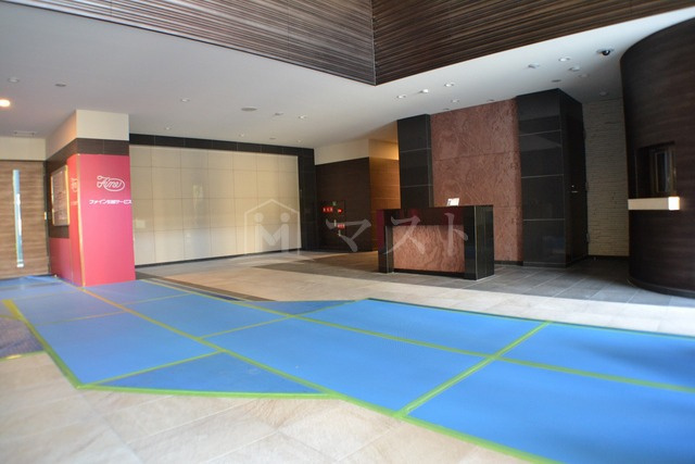 エステムコート難波WEST-SIDEⅤアジュールのロビー