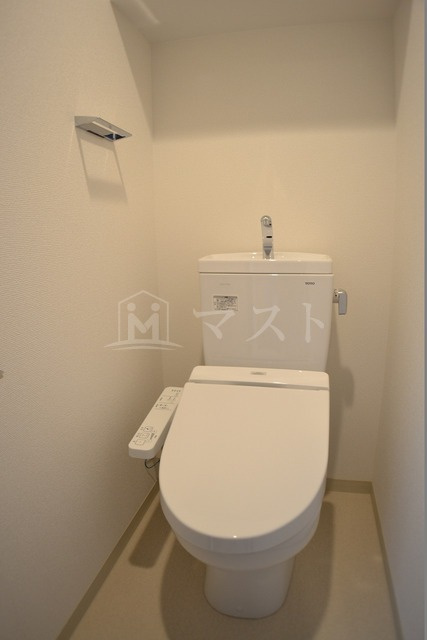 エステムコート難波WEST-SIDEⅤアジュールのトイレ