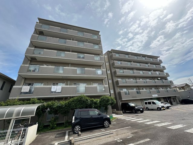 岡崎市日名西町の賃貸マンション