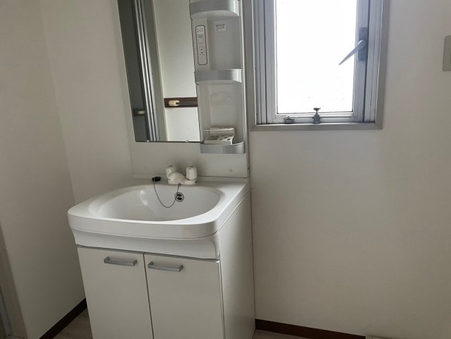 グランディ・マンの独立洗面台|現況優先