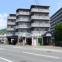 グランディ・マンの外観