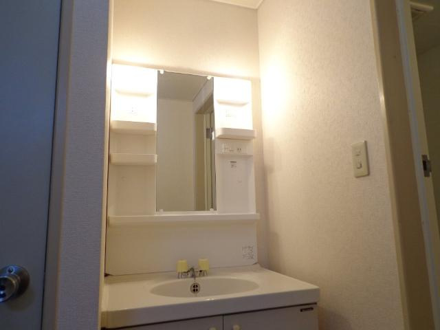 レジデンスＴＡＫＥＮＡＫＡの洗面所|洗面化粧台