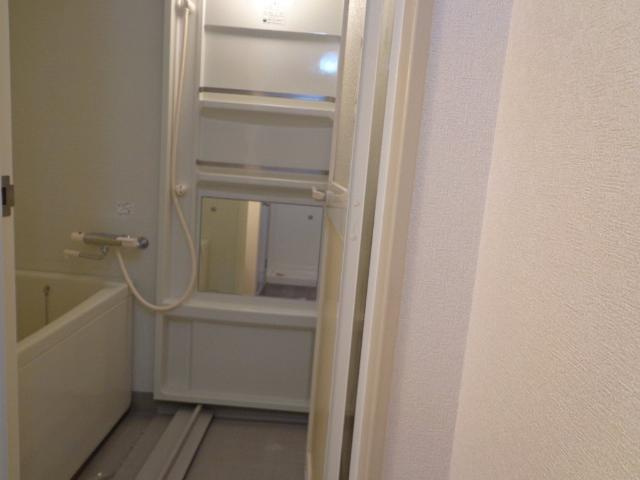 レジデンスＴＡＫＥＮＡＫＡの浴室|バス洗い場