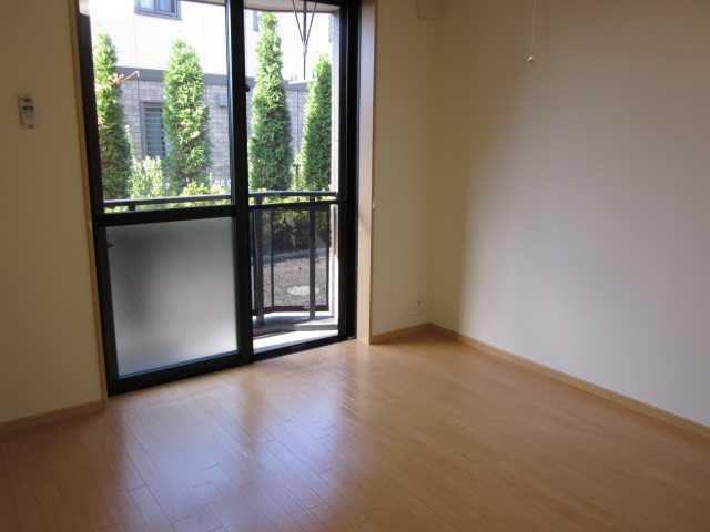 パルファムガーデンの居間・リビング|洋室