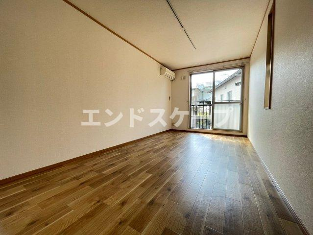 サージ　Ａの居間・リビング|高崎、前橋、伊勢崎エリアのお部屋探しはエンドスケープまで！お客様の理想お聞かせ下さい♪