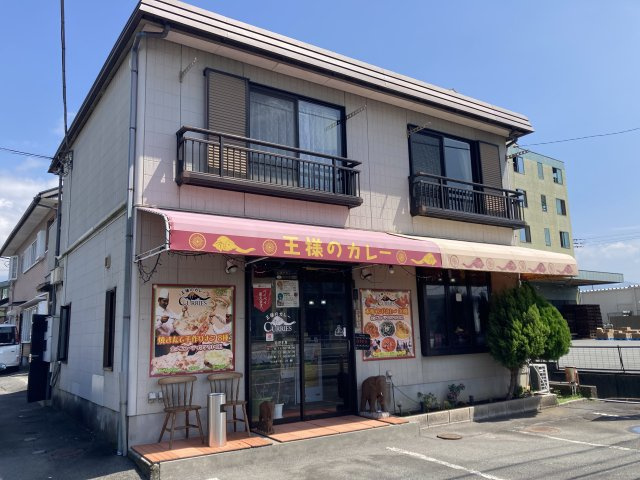 富士宮市小泉の一棟アパートの外観