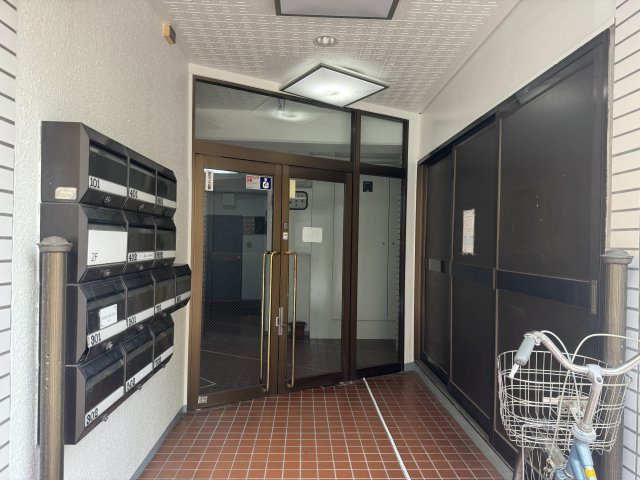 赤羽SKビルのエントランス