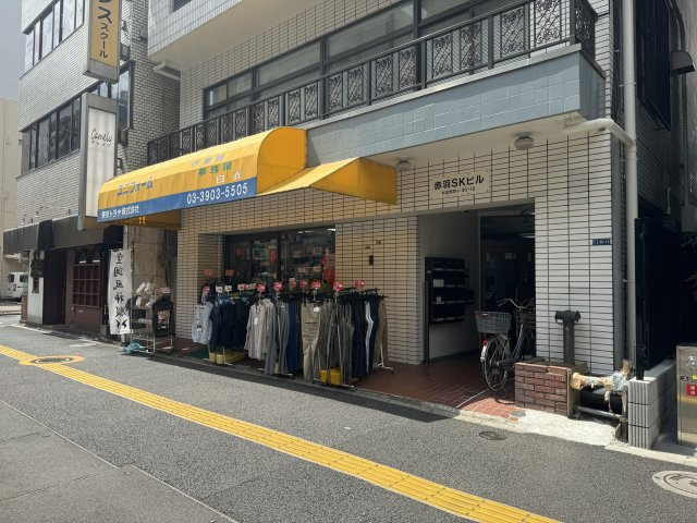 赤羽SKビルのエントランス