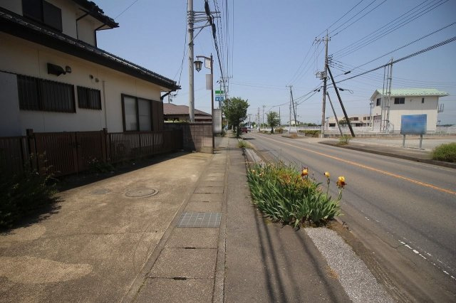 下野市小金井1丁目の前面道路含む現地写真|北側道路