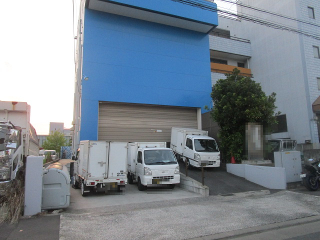 江東区新木場４丁目の倉庫の外観