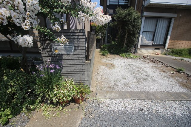 小山市羽川の外観|西側との境界部分