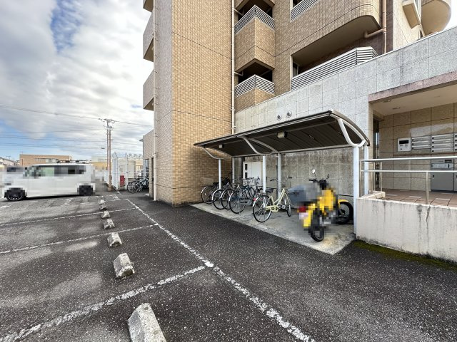 ガーデンシティーⅢの駐車場
