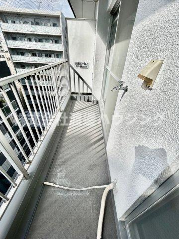 江坂グランドハイツ北のバルコニー