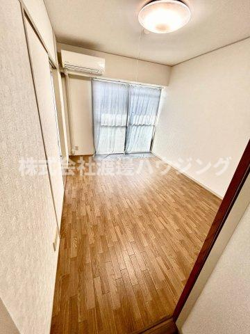 江坂グランドハイツ北の洋室