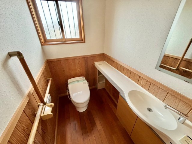 柳川市大和町鷹ノ尾の中古一戸建のトイレ
