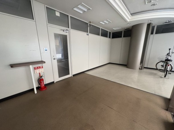 小椋ビルのエントランス