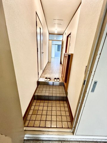 江坂グランドハイツ北の玄関