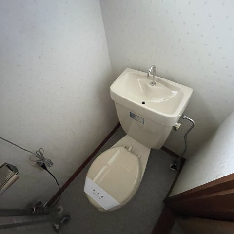 ドエル宮の森のトイレ
