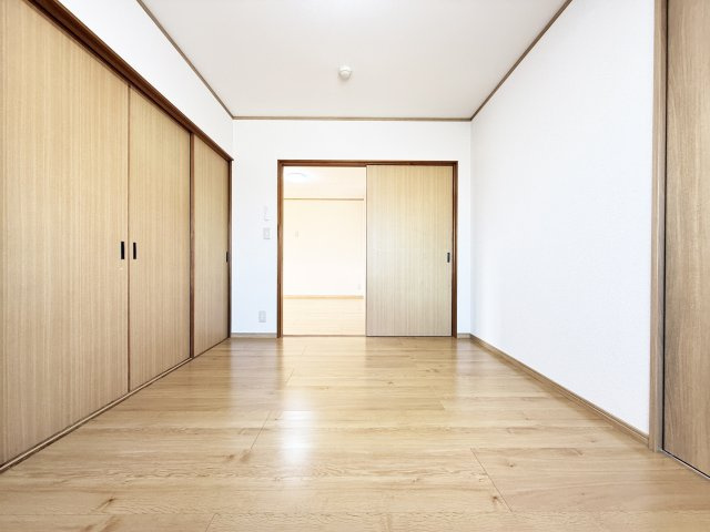 シルキーハイツの洋室