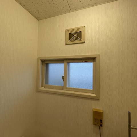 ドエル宮の森のトイレ