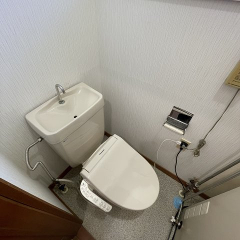 ドエル宮の森のトイレ