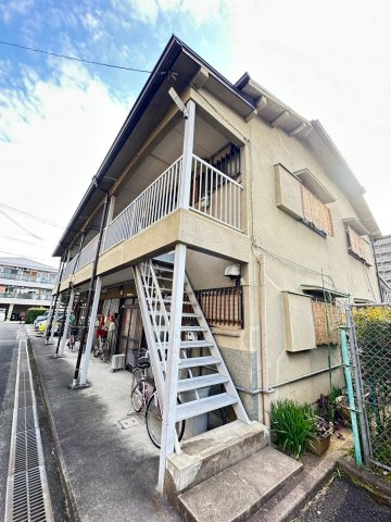 平尾ハイツの外観