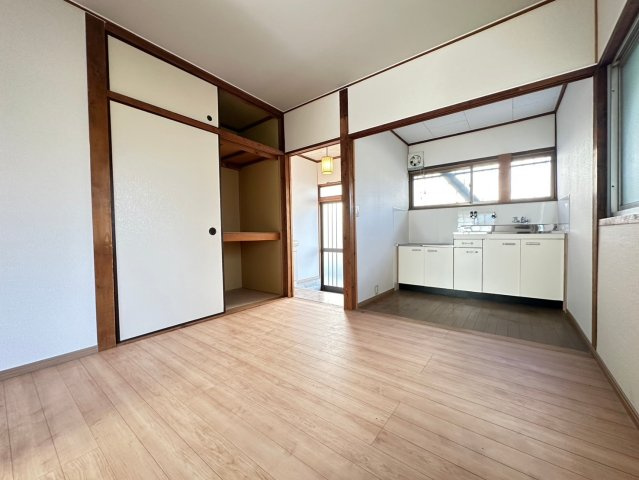 平尾ハイツの居間・リビング