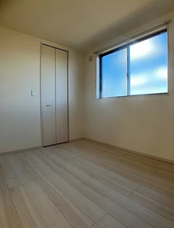 【居間・リビング】 | 《築浅！満室！》栃木県鹿沼市茂呂一棟アパート