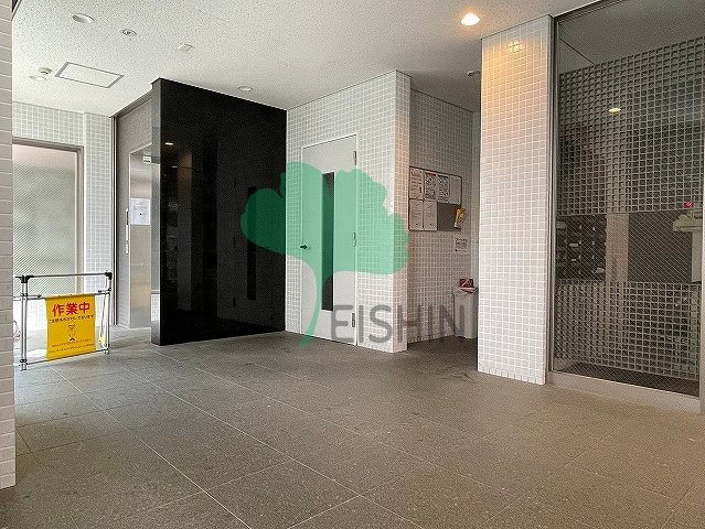 グランドシャルマン博多駅前のエントランス