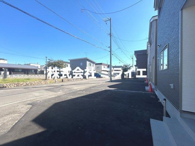 【新築戸建】札幌市北区篠路二条1丁目3棟の駐車場|建物前面に駐車2台可