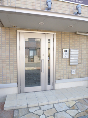 敷地内駐車場　別途契約(※空き要確認