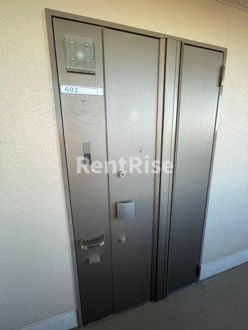 モアグレース森本の玄関