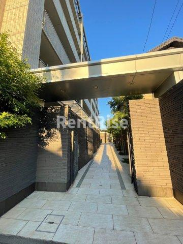 モアグレース森本のエントランス