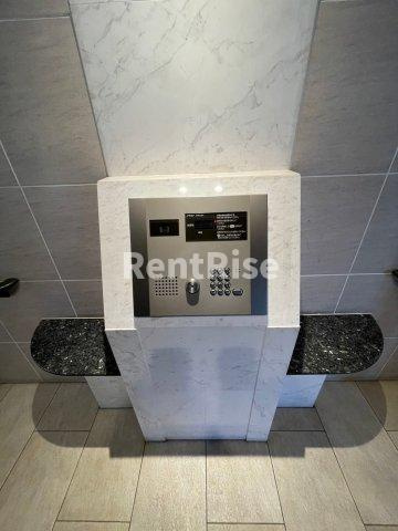 モアグレース森本のエントランス