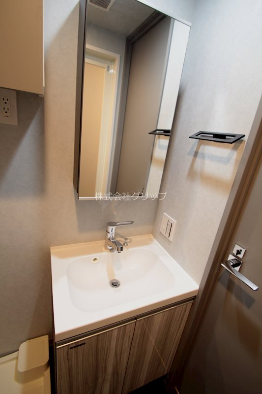 オルタナ横濱阪東橋の独立洗面台