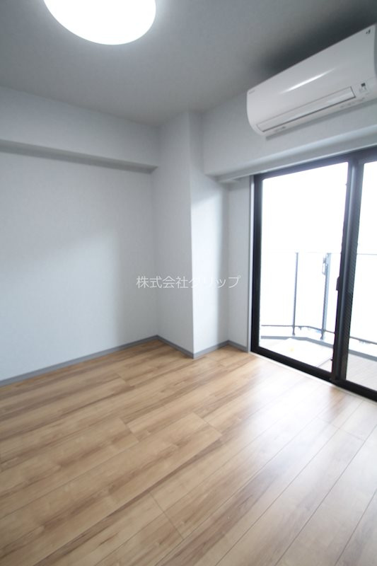 オルタナ横濱阪東橋の洋室