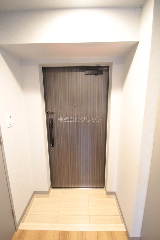 オルタナ横濱阪東橋の玄関