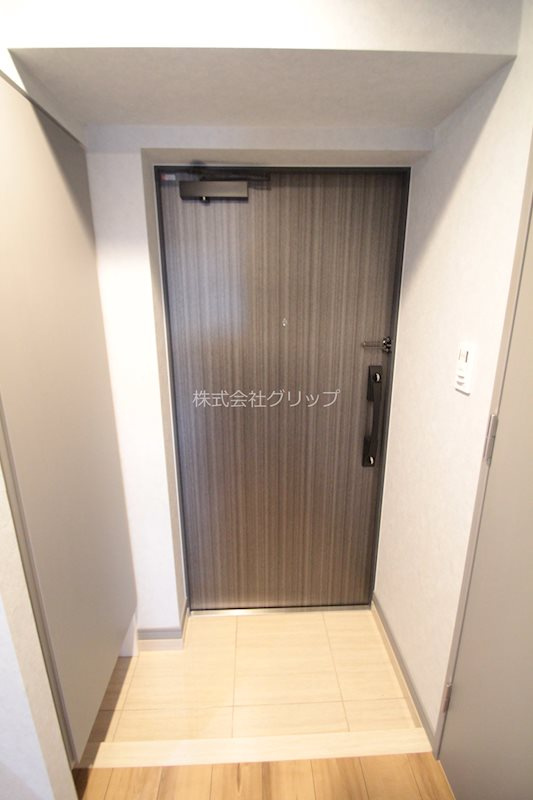 オルタナ横濱阪東橋の玄関
