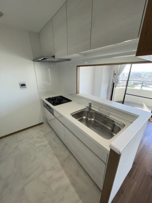 【キッチン】 | ディオフェルティ石切 | システムキッチンはリフォーム時に新調されており、ピカピカです！