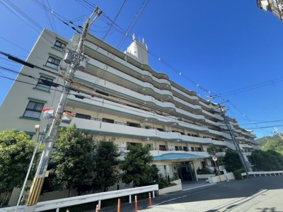 【外観】 | ディオフェルティ石切 | ○近鉄難波・奈良線「石切」駅徒歩11分
●開けた眺望で開放的なLDK
○リフォーム完了済