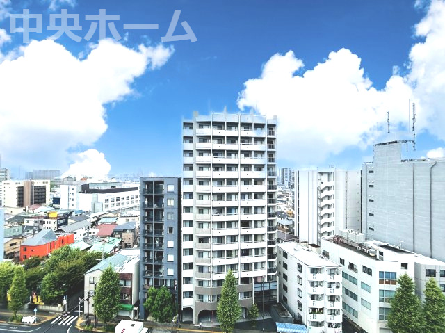 北千住ダイヤモンドマンションの展望|手を伸ばせば、ふれることが出来そうな環境が、そのままインテリアになったような印象です。その豊かな眺望にふさわしい空間には、通風・採光にも優れ、心地よい光と風があふれています