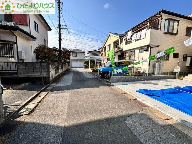 上尾市上　7期　新築一戸建て　ブルーミングガーデン　01の前面道路含む現地写真|閑静な住宅街で静かな暮らしに♪