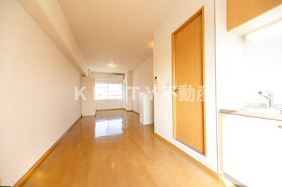 【居間・リビング】 | Ｓｔｅｌｌａ池上 | ゆったり過ごせる居間です