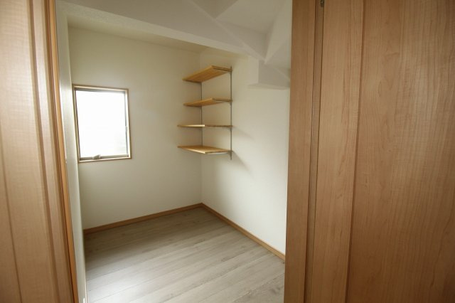南久万　北　新築戸建　【内覧可能】の収納|パントリー